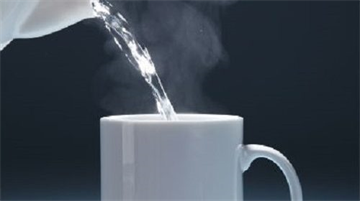 10 lợi ích trên cả tuyệt vời của việc uống nước ấm với sức khỏe